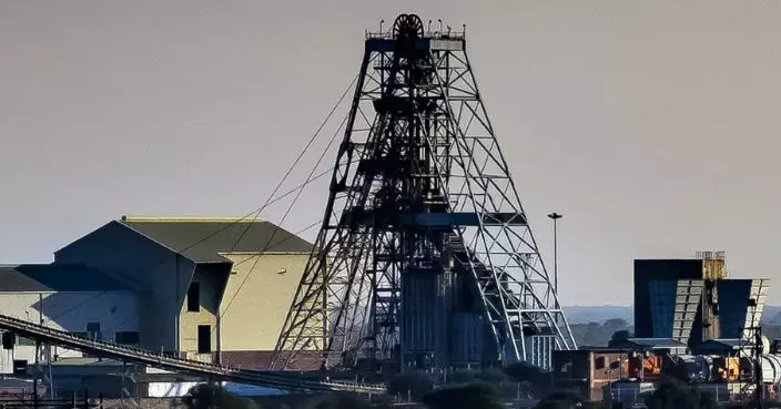 南非鉑礦升降梯急墜 11死75傷