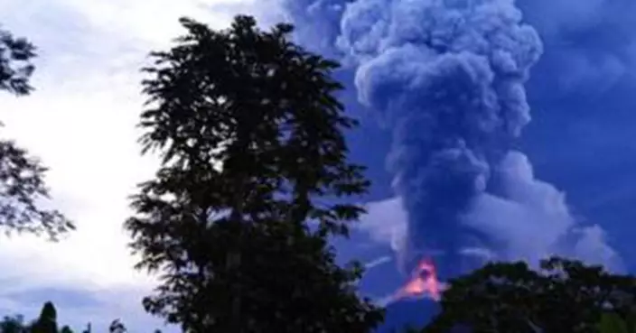太平洋烏拉旺火山大規模噴發煙霧竄15km 航班取消居民撤離