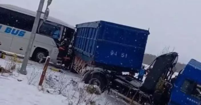 北海道雪地3車相撞 司機台灣澳洲遊客12人傷