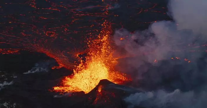冰島地震恐持續數月 火山噴發奇觀令旅客嘖嘖稱奇：太壯觀了！