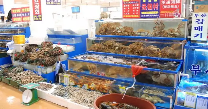 南韓知名水產市場被爆賣「發霉蟹腳」 顧客怒斥黑心商家換蟹