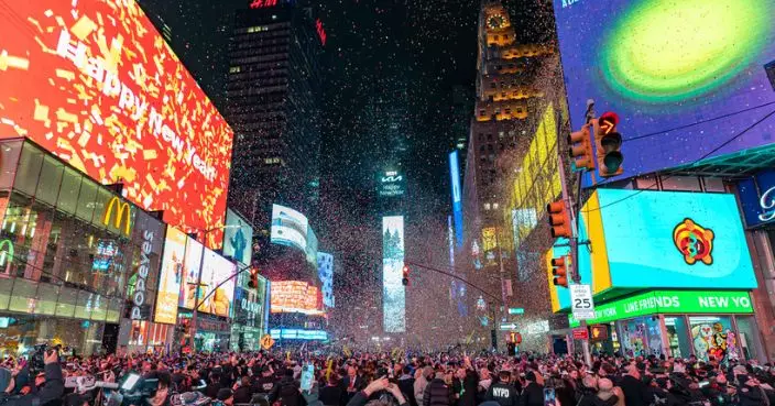 紐約數以萬計市民倒數迎新年