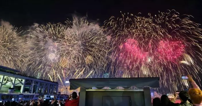 「新年新傳奇」維港兩岸約48萬人齊迎2024年　李家超祝願新年香港樣樣都好
