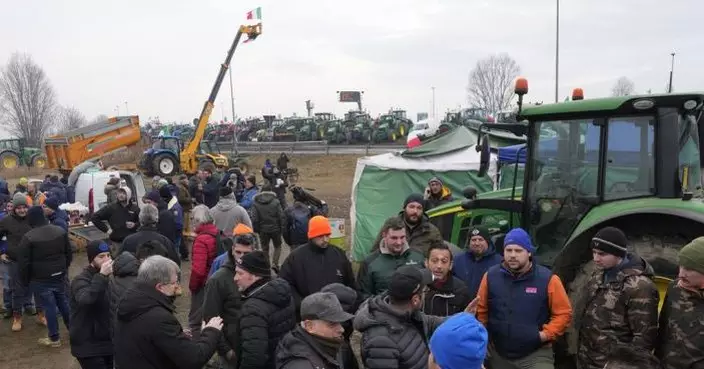 歐盟布魯塞爾舉行特別峰會　農民開拖拉機到場外示威