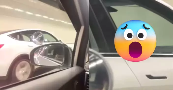 Tesla司機隧道內玩手機「打牌」？單手揸軚盤遭鬧爆：馬路炸彈