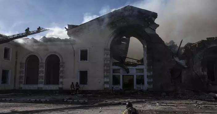 康斯坦丁尼夫卡遭俄軍襲擊 市內火車站被摧毀引發大火