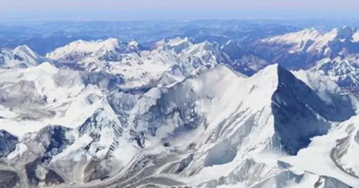 世界第一高聖母峰出新規 登山客須購專用袋自帶糞便落山