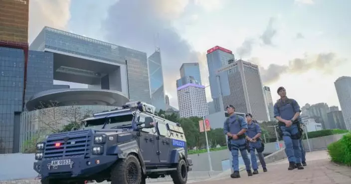 確保夏寶龍在港考察順利　警方將派裝甲車高姿態反恐巡邏　　　