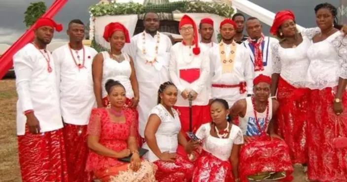 寧夏27歲漢棄鐵飯碗 意外在非洲當「兩國雙酋長」可娶4老婆！