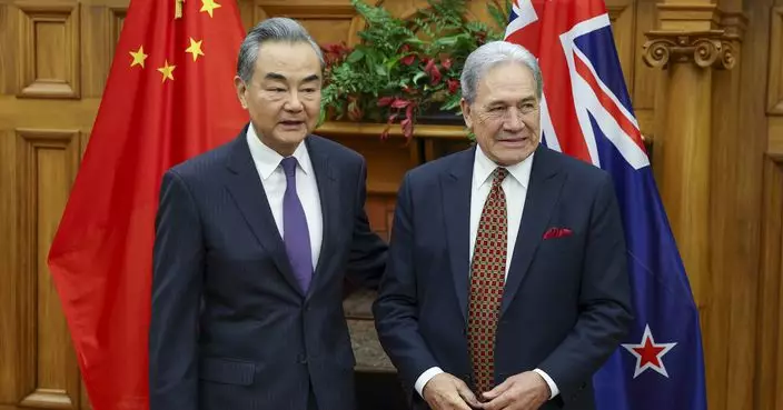王毅晤新西蘭外長 稱中方願與新西蘭加強戰略溝通