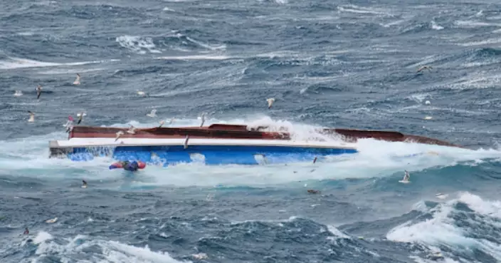 南韓濟州島載10人漁船傾覆 一死兩失蹤一救援人員受傷