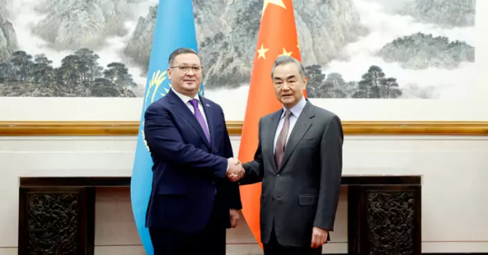 王毅晤哈薩克副總理　冀維護雙方共同戰略利益