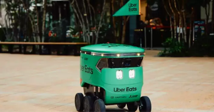 Uber Eats在日開啟AI機器人送餐 識行識避叻過真人外賣員
