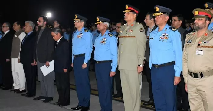 巴基斯坦恐襲遇難中國人員遺體返國 駐巴大使送別