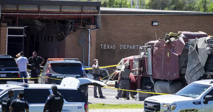 貨車衝撞美國德州公共安全部建築物1死13傷 司機被捕