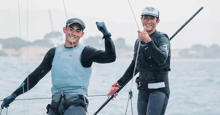 香港運動員阿輝和祥傑奪49人級帆船巴黎奧運入場券