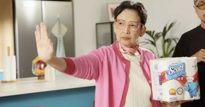 馮素波離巢TVB後首次拍攝廣告 化身惡奶奶與新抱廚藝大鬥法