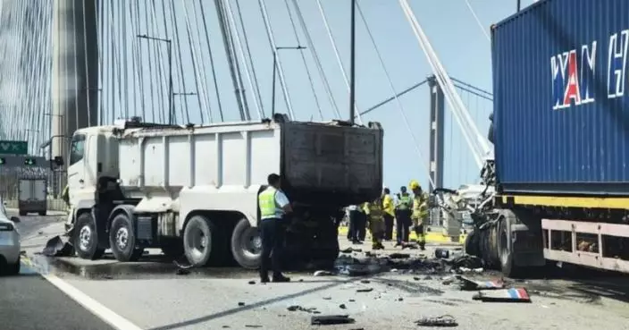 汀九橋3車相撞司機被困獲救 出九龍方向一度全線封閉
