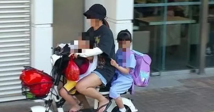 網傳上水婦人行人路駕電動單車載兩童 警拘37歲女子涉無牌駕駛等罪