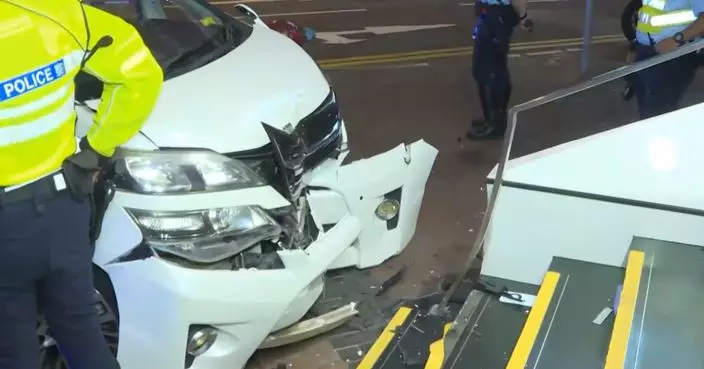 旺角私家車失控鏟上行人路撞傷2名途人 車上4人同受傷送院