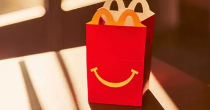 「開心樂園餐」唔「開心」？英麥當勞因一貼心理由令「招牌笑臉」 消失