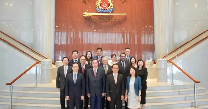 立法會考察團到訪新加坡國會　又觀摩議員「會見市民」活動