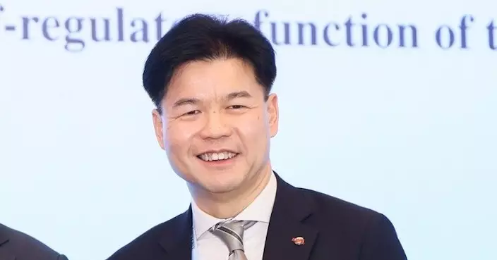 湯文龍當選香港律師會會長