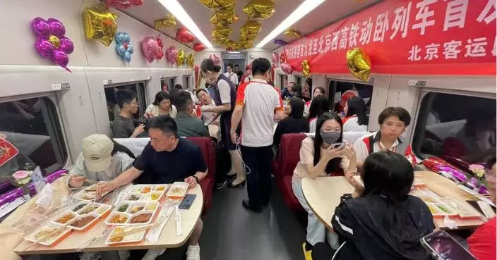 乘客讚動臥列車舒服寬敞 套餐15-68元人民幣搶手