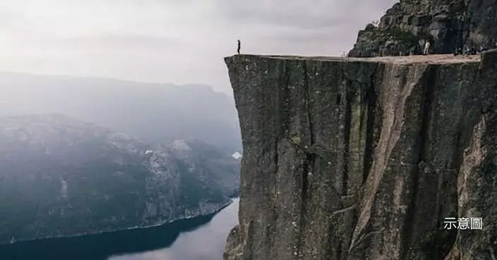 湯告魯斯跳過的懸崖！4旬男遊《不可能的任務》挪威取景地意外墜崖摔死
