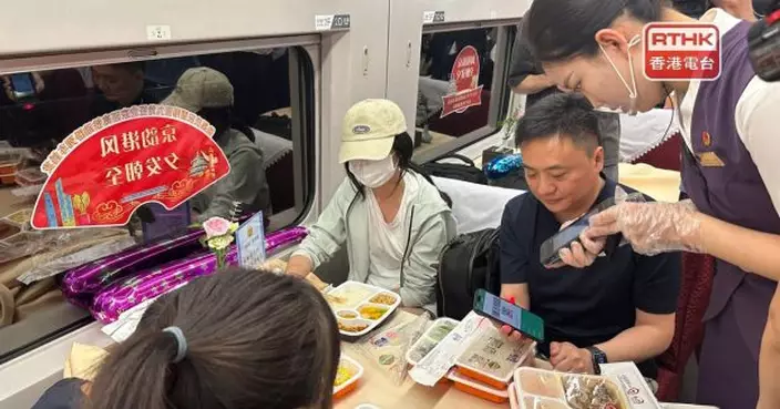 旅客稱動卧列車是特別旅遊體驗　較舊款火車舒適