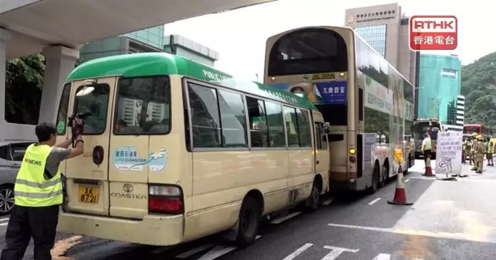 沙田鄉事會路有巴士與小巴相撞 　小巴司機及乘客共5人輕傷送院