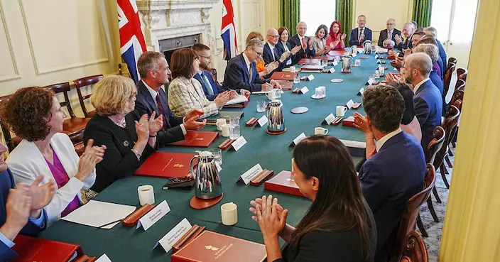 英國首相施紀賢首次內閣會議 商討穩定經濟措施