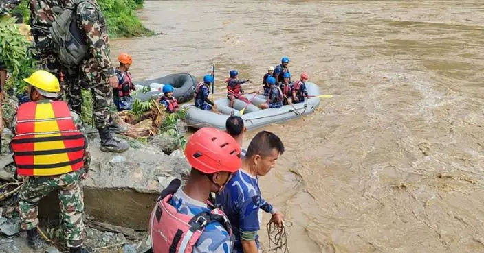 尼泊爾暴雨山泥傾瀉 兩巴士沖入河至少65人失蹤