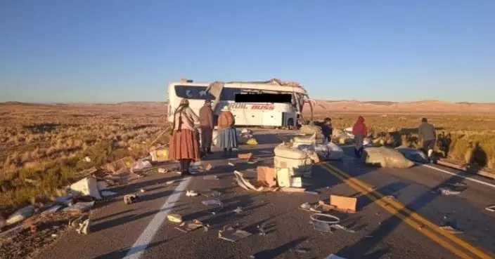 玻利維亞貨車撞長途巴士 至少16人死亡