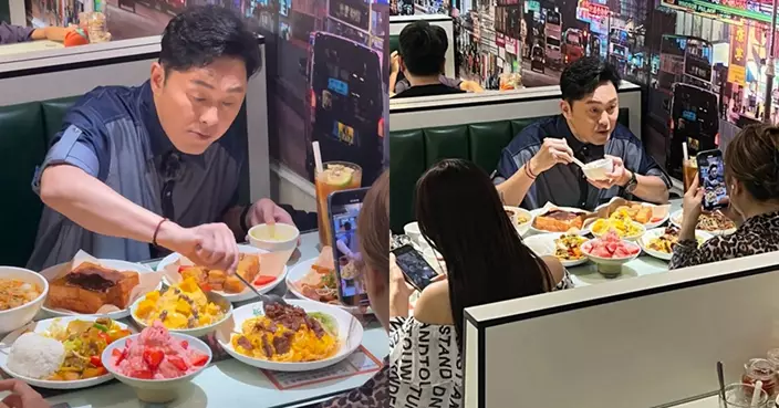 59歲的曹永廉與兩位後生女同檯食茶記  拍片介紹美食相當專業