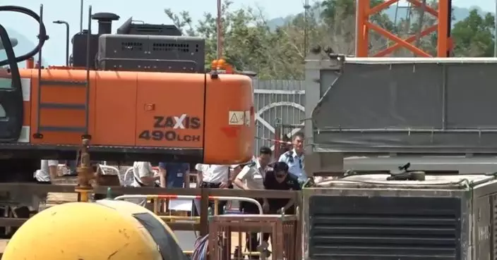 葵涌浩景台地盤工被夾泥頭車及機器間 當場不治