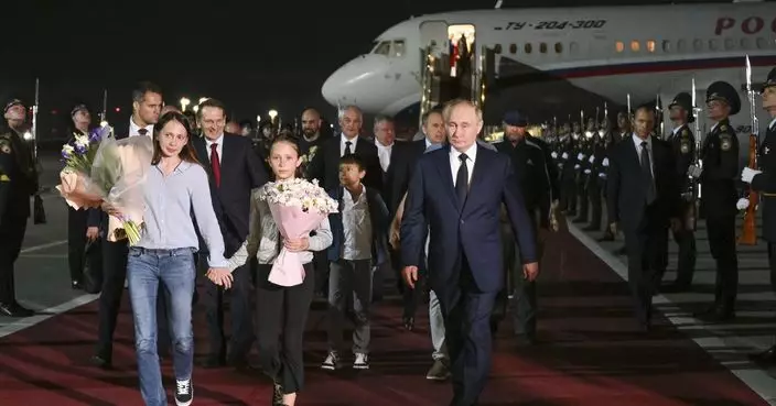 普京機場迎接獲西方釋放俄羅斯人 並感謝他們對國家的忠誠