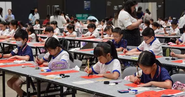 「千人揮毫賀國慶」逾1800學生參與