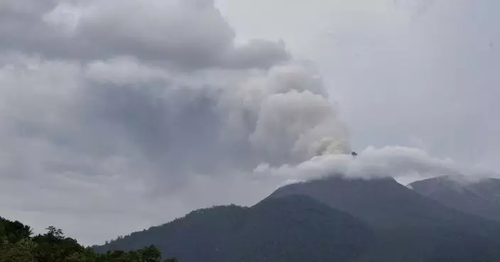 印尼東部火山噴發致10死53傷 中方呼籲中國公民注意相關信息