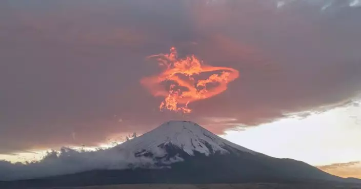 雲層呈巨大「火龍」狀盤旋日富士山上空 網友驚呼：集齊7龍珠召喚成功？