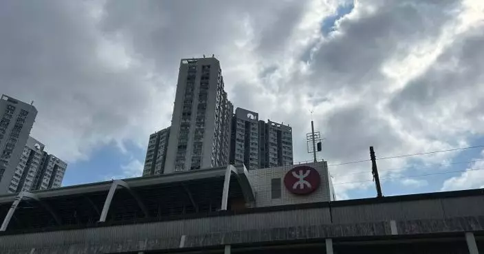 港鐵九龍灣車廠疑電線冒煙　約680人自行疏散　