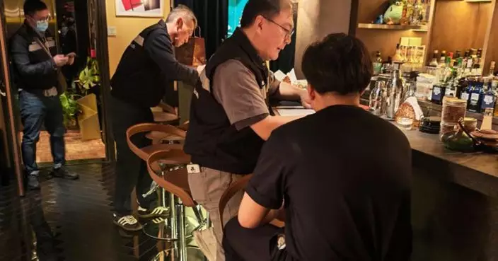 控煙酒辦打擊非法吸食水煙巡查中區酒吧　發出兩張罰款通知書