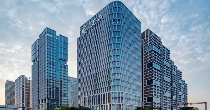 李國寶夫婦及李國章增持東亞