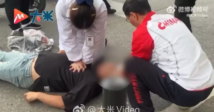 湖北外賣員送餐心臟驟停倒地 獲採血護士跪地搶救3分鐘救回一命