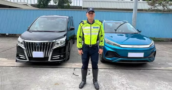 警方打擊白牌車   兩司機被捕車輛被拘留