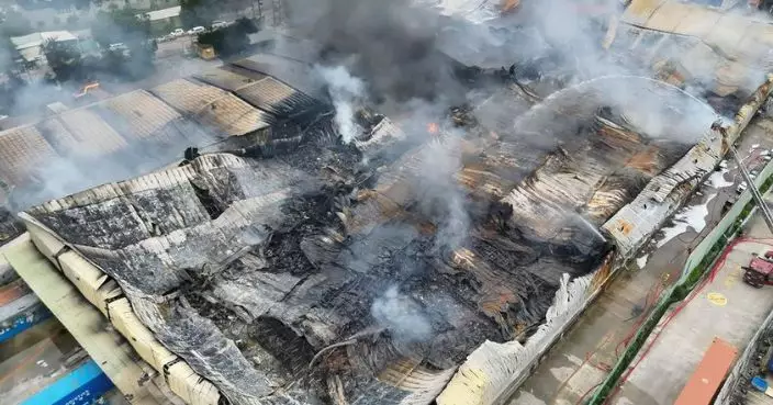 洪水橋貨倉三級火焚燒近20小時 火勢清晨被包圍