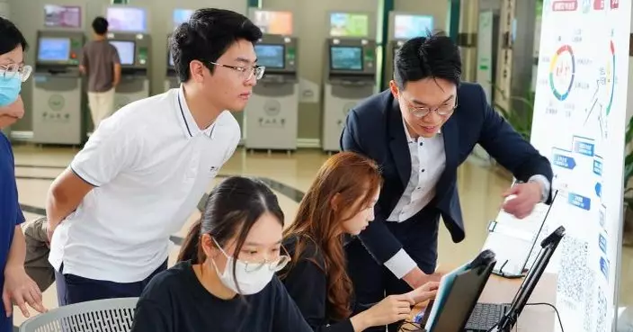 特區政府一連四日赴廣州武漢多間大學辦職業講座