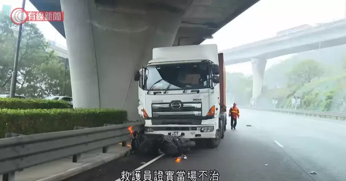 青衣南灣隧道車禍23歲電單車司機亡　警拘66歲貨車司機