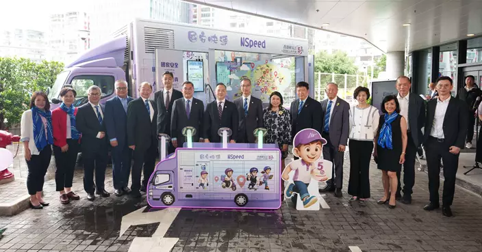 警務處「NSpeed 國安快遞」宣傳車走訪全港各區