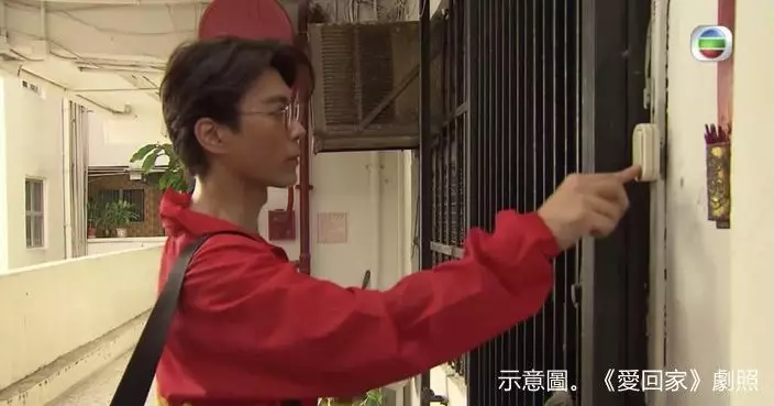 順豐哥哥送貨上門無人應竟咁做 人妻搞笑回應：係咪玩我？